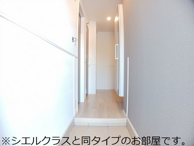 西原１丁目アパート 玄関