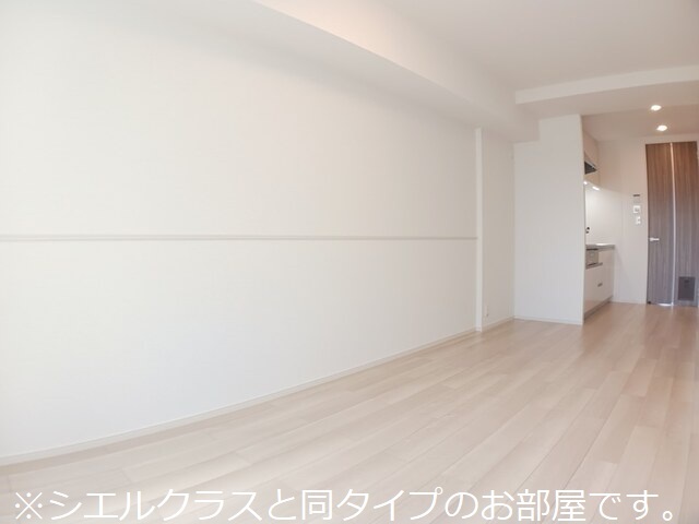 西原１丁目アパート リビング