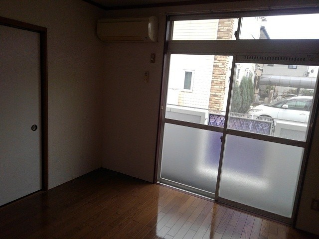 ロマニーカルベＢ リビング