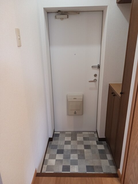 リバーサイドユキ 玄関