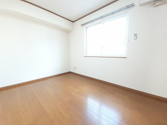 アウローラＢ ベッドルーム