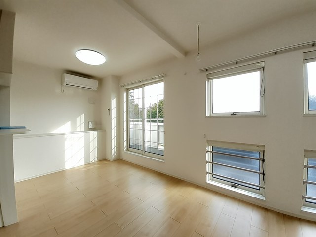 ヴィラ　エスポワールⅡ リビング