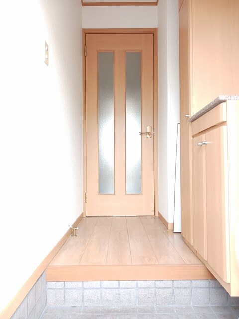 エミネンスＢ 玄関