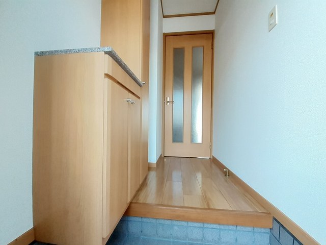 エミネンスＢ 玄関