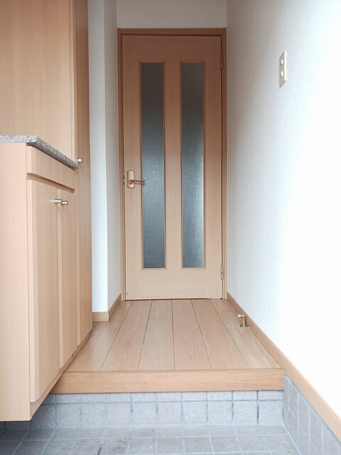 エミネンスＢ 玄関