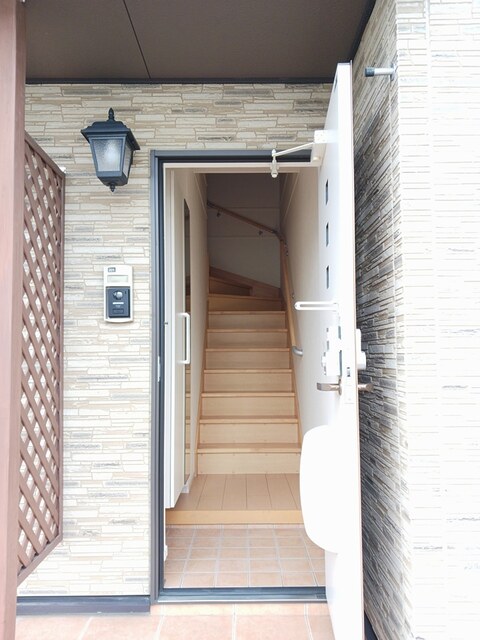 エミネンスＥ 玄関