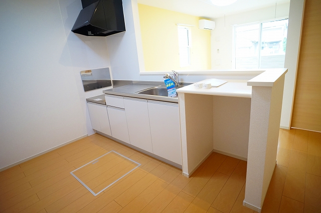 ヒルサイドハウス　ガーデン キッチン