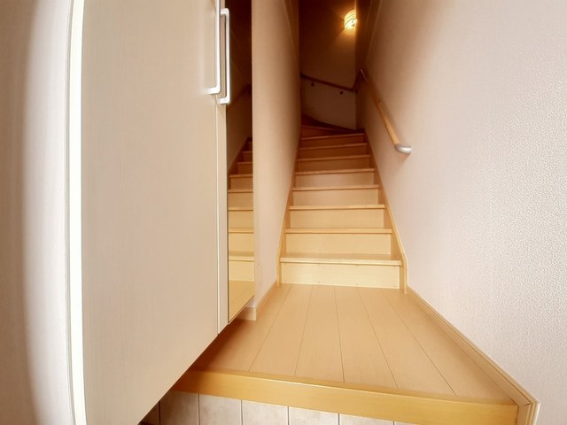 プラシードＤ 玄関