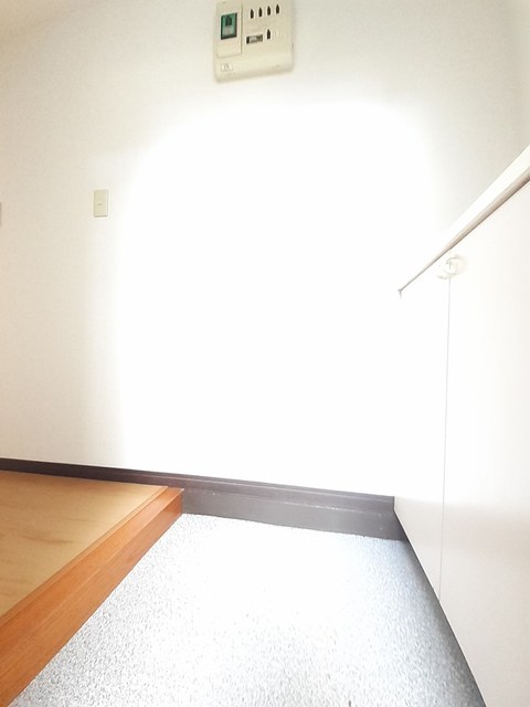 ロイヤルヒルズ 玄関