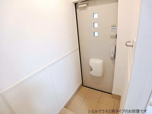 若松原３丁目アパート 玄関