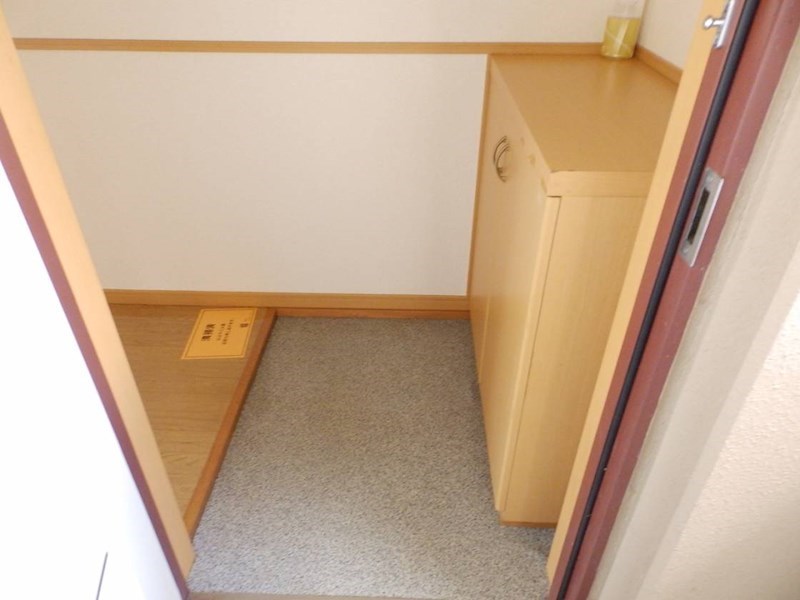 ヴィアステージ清原台A 玄関