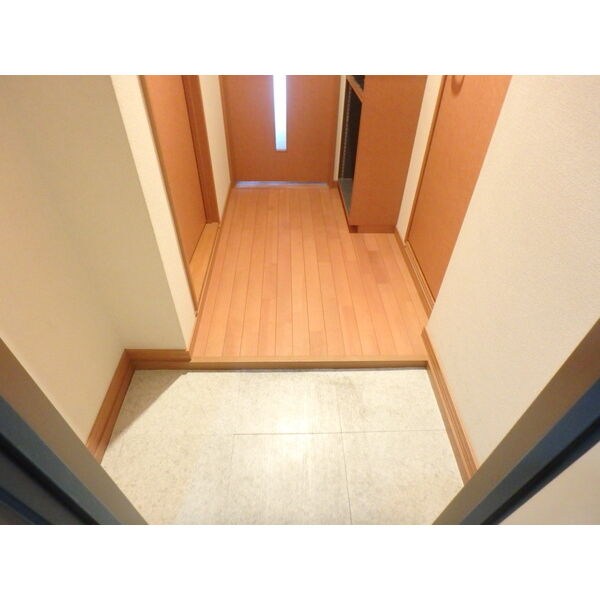 クイーンズリッチ東宿郷 玄関