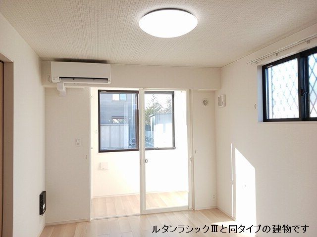 平松本町アパート リビング