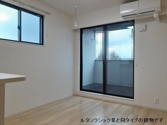 平松本町アパート リビング