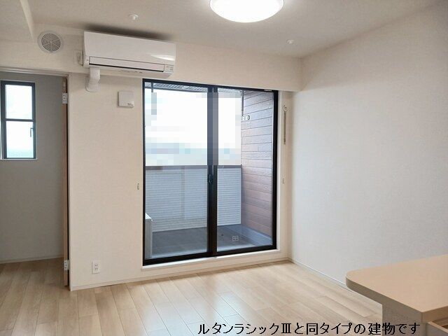 平松本町アパート リビング