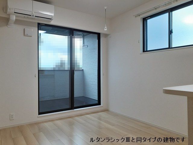 平松本町アパート リビング