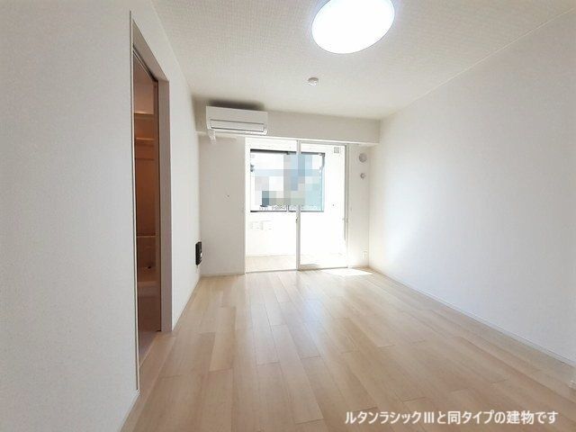 平松本町アパート リビング