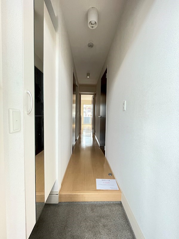 ディアコート陽東 玄関