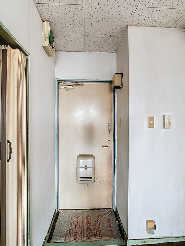 リードプラザ 玄関