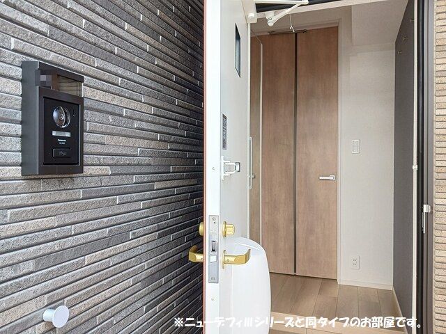 雀宮町アパート 玄関