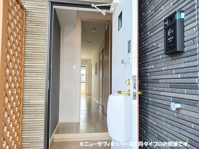 雀宮町アパート 玄関