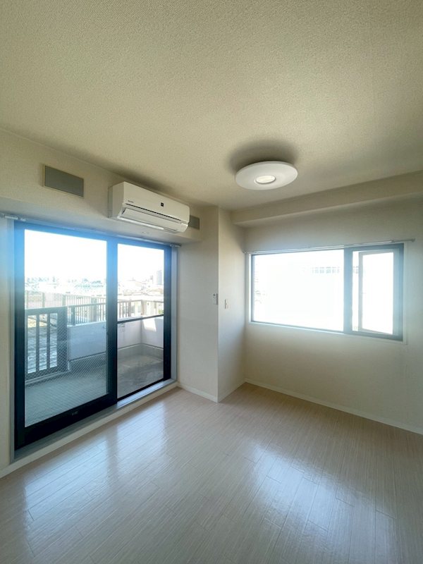 メゾン・ド・ユニヴェール リビング