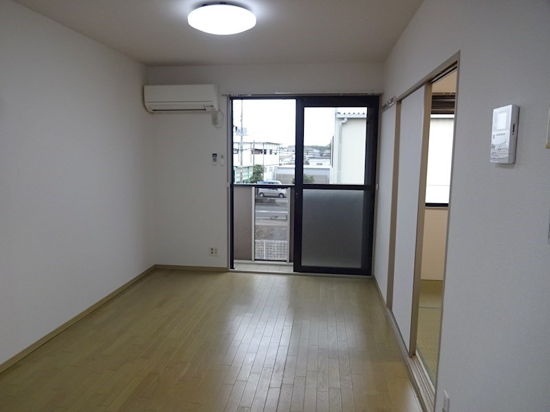 シャトーファミリーハイツ A リビング