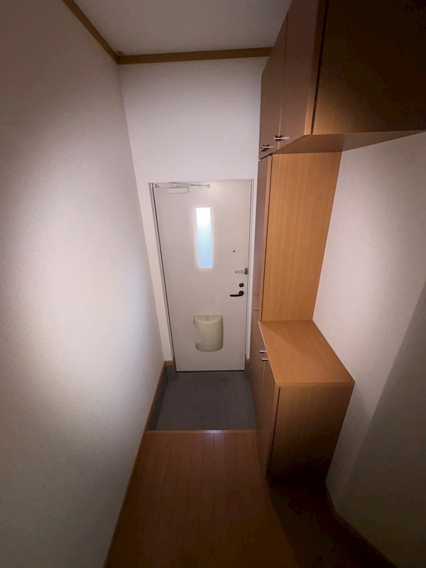 サンライト・ヴィラ B 玄関