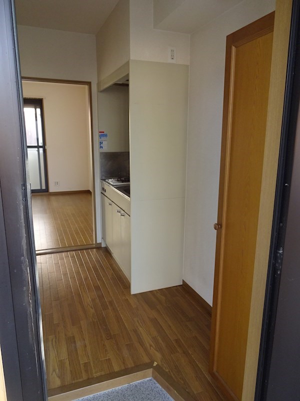 シャトーグランドハイム C 玄関