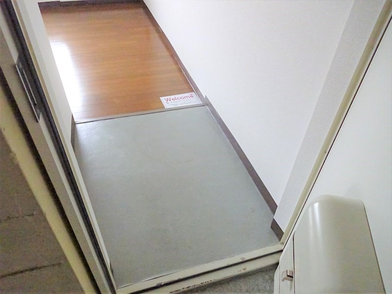 ゼロジーブロックマンション 玄関