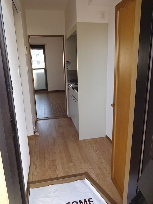 シャトーグランドハイム B 玄関