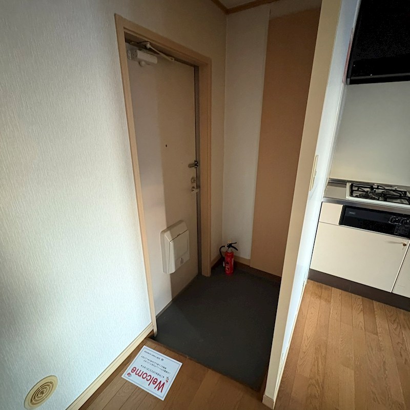 ニューメモハイツ 玄関