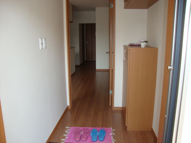 ルピナス・彩 玄関