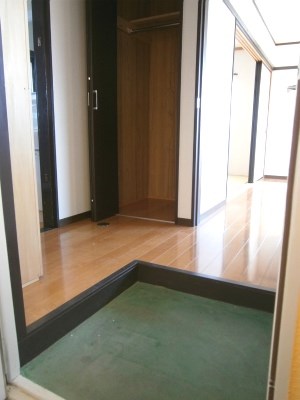 セゾン・ド・みずき 玄関