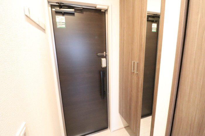 ロータスシャトー 玄関