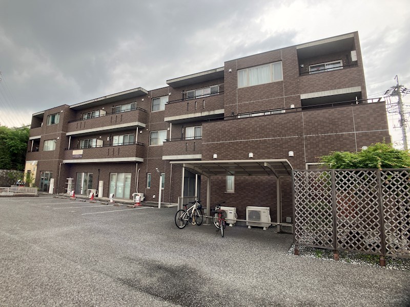 パレス・ド・ルミーネ 3-B号室 外観