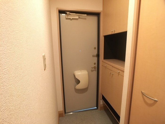 アロンディールA 玄関