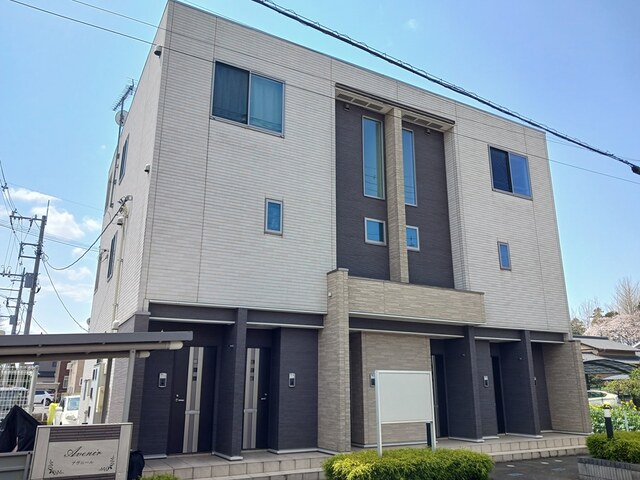 アヴニール 102号室 外観