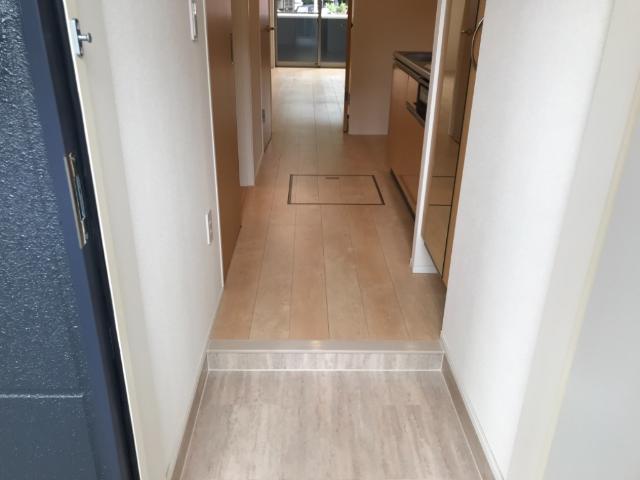 La Famille（ラ・ファミーユ） 玄関