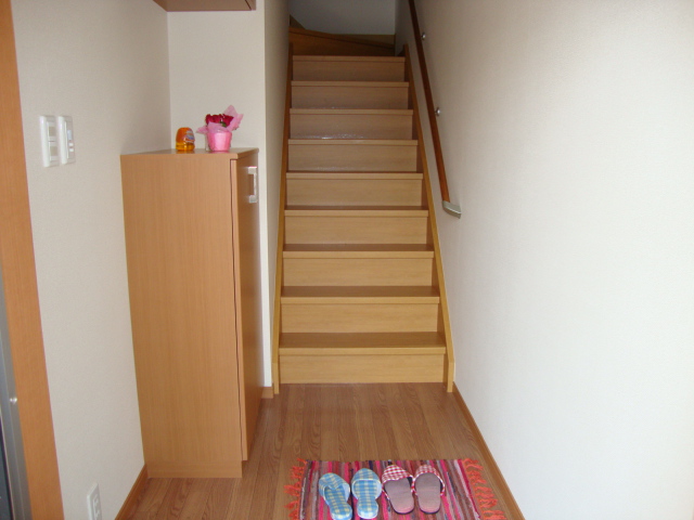 ルピナス・彩 玄関