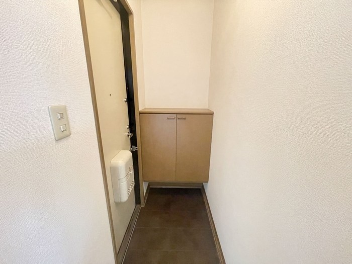 リヴェールフジ 玄関