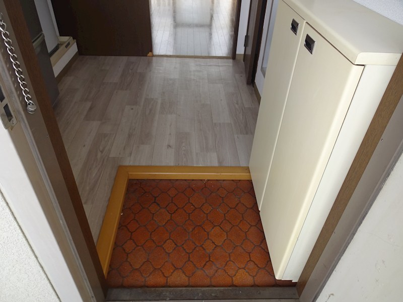 ドミール小金井 玄関