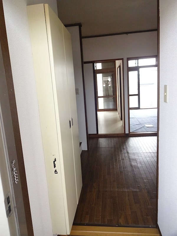 ドミール小金井 玄関