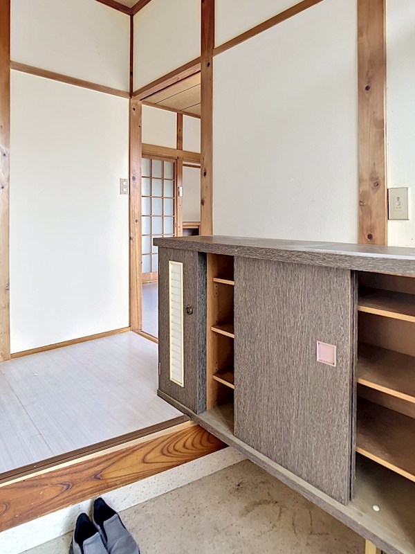 高橋町貸家 玄関