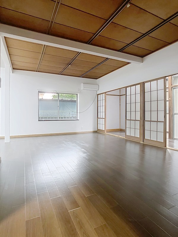 若木町1丁目戸建て リビング