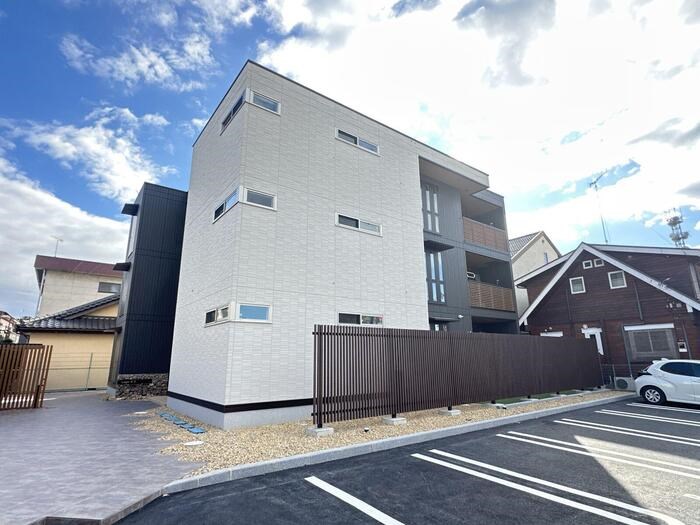 Lugar宿郷 302号室 外観
