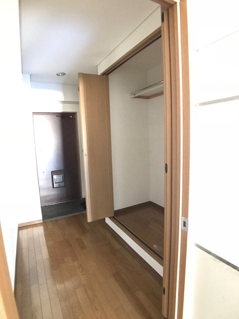 アーバンシェルA館 玄関