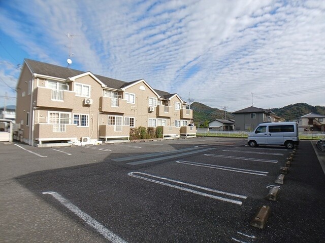 エミネンスＡ 駐車場