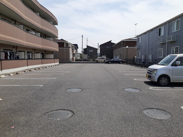 グラン　コート 駐車場