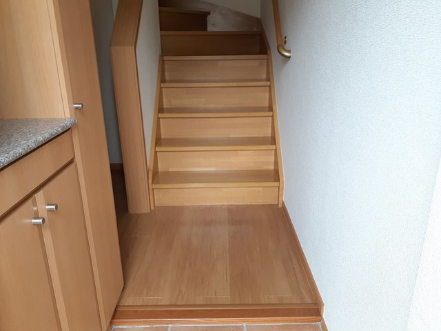 ラフレシールＢ 玄関